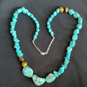 Howlite & tiger’s eye EUC necklace. Genuine gemstone in variety of shapes